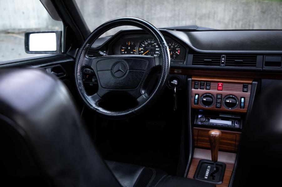 Торпедо Mercedes-Benz 300 TE 4Matic (S124) 1993 года  (фото 52 из 89)